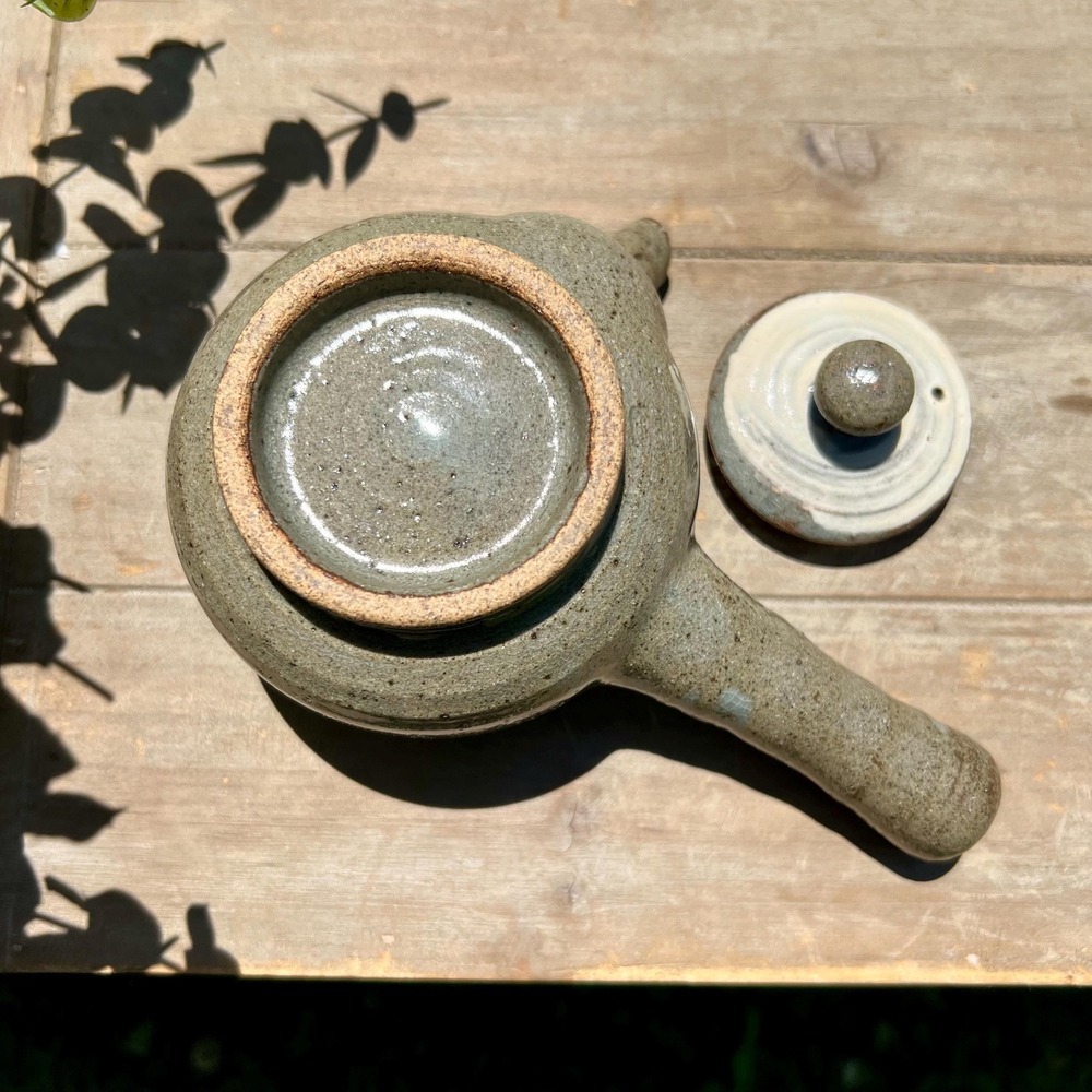 Vintage Pottery Japanese Small TeaPot - Picture 9 of 9